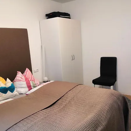 Ella Apartment *